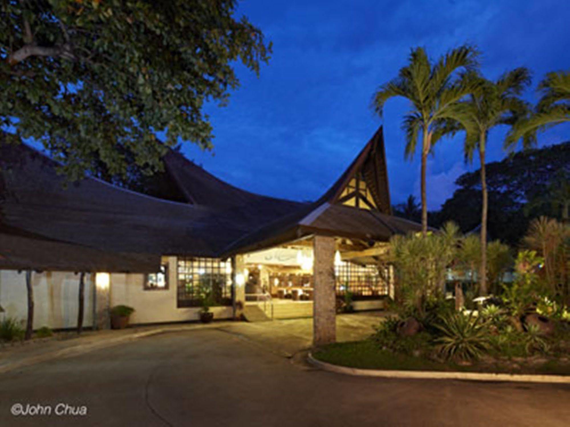 Matabungkay Beach Hotel 利安 外观 照片