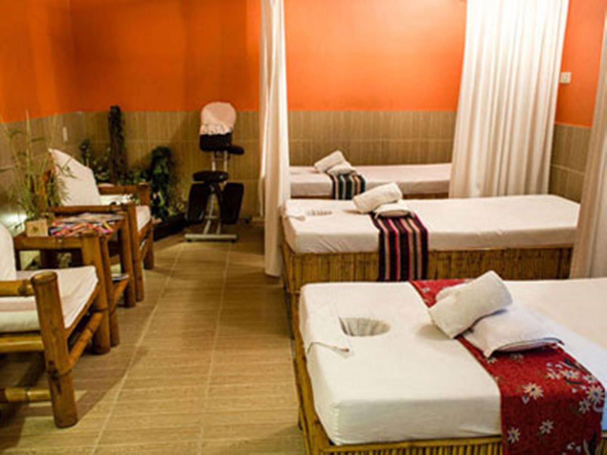 Matabungkay Beach Hotel 利安 外观 照片